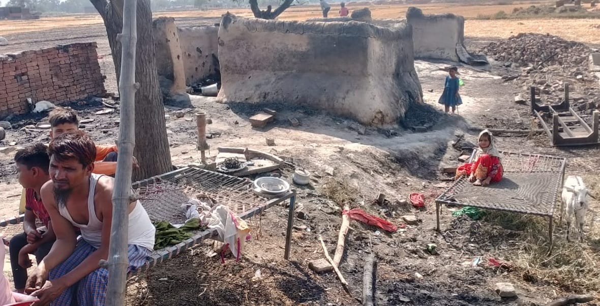 Two residential houses burnt, sugarcane crop reduced to ashes