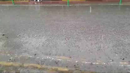 Jhansi: Rain likely today as well; gusty winds reaching speeds of 50–60 km/h expected.