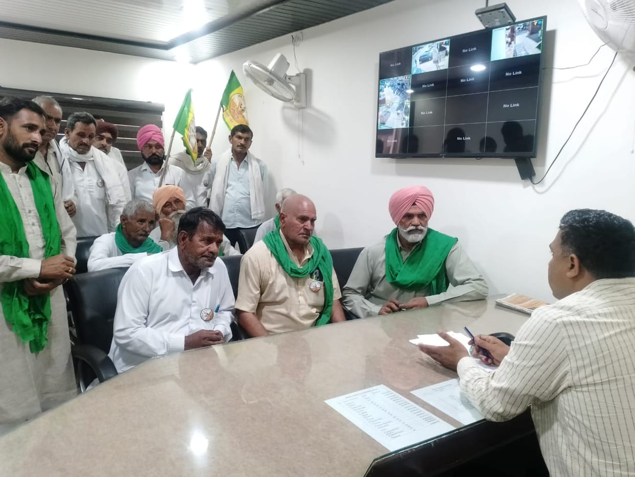 Trouble between brokers and warehouse regarding GST in Fatehabad grain market