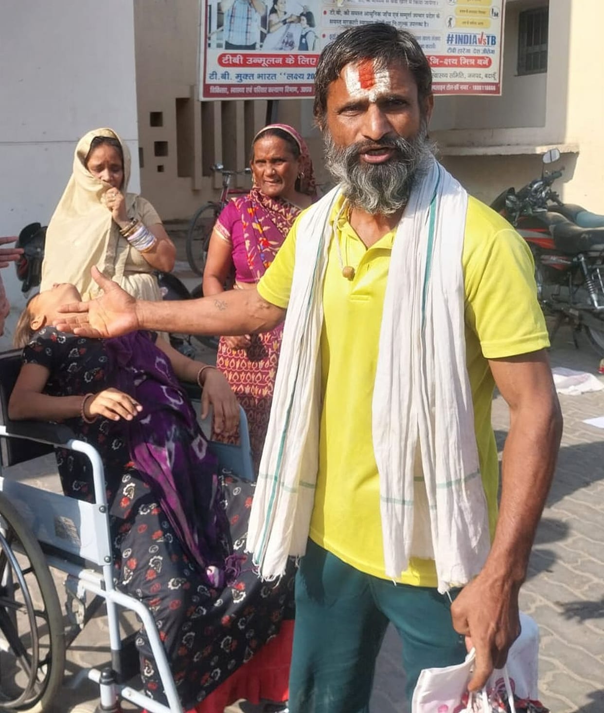 After being admitted, the pregnant woman was in pain for an hour in the hospital.