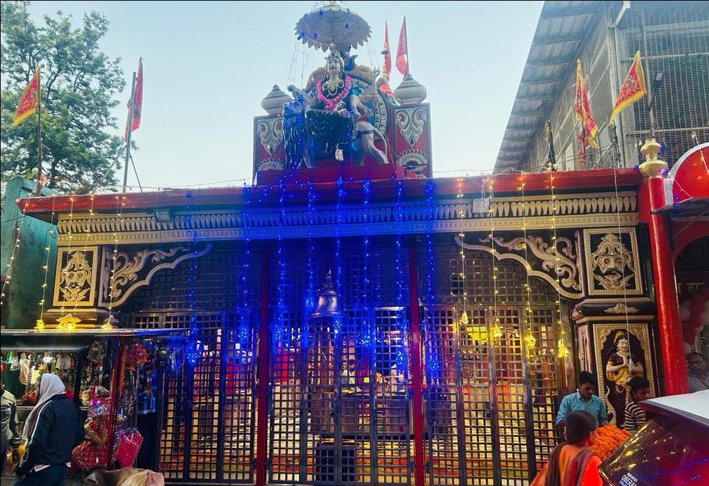 British officers also bowed their heads before the Mother Goddess.