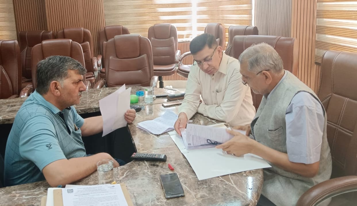 Eight consumers reached the Electricity Corporation Janata Darbar, four were resolved
