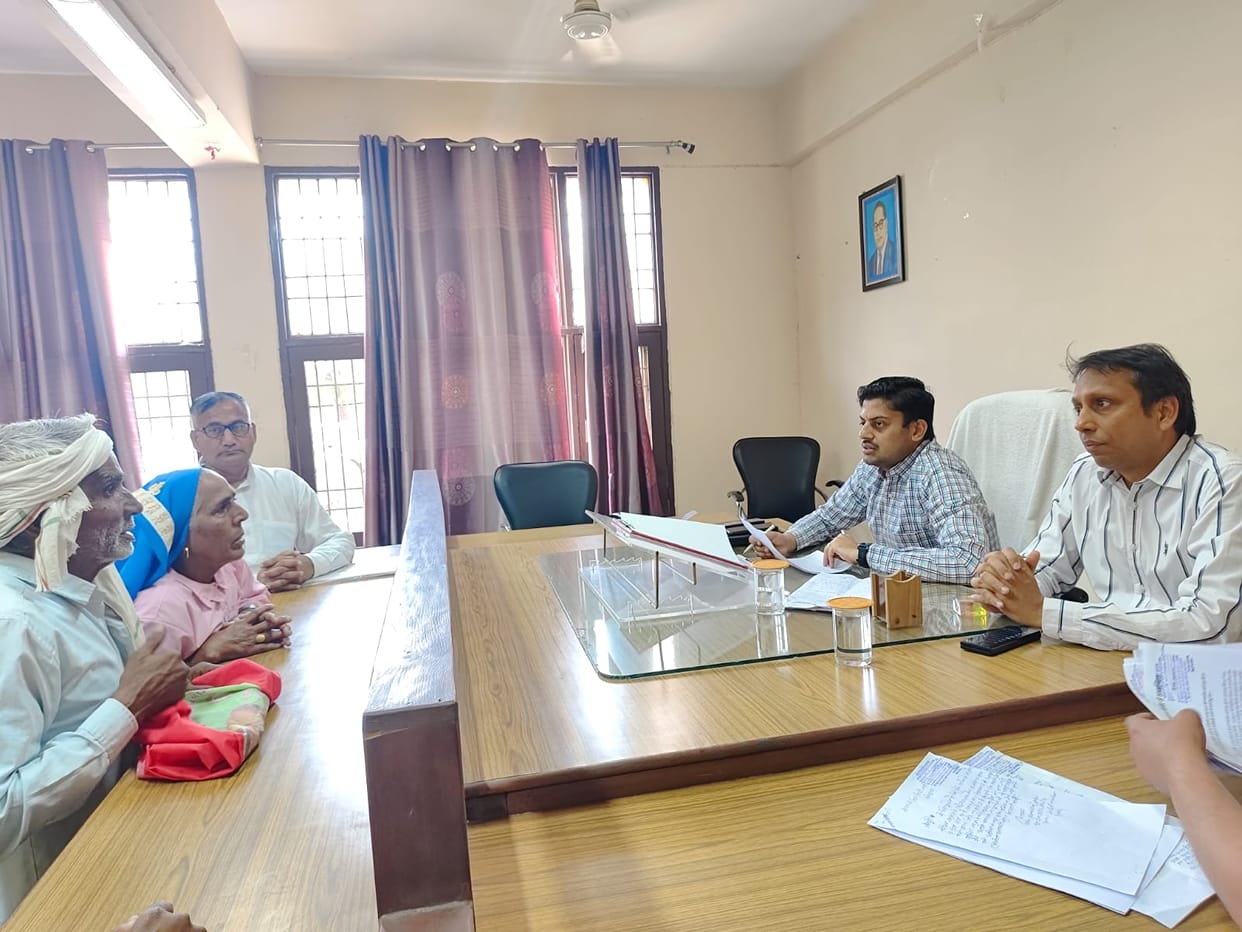 Additional Deputy Commissioner listened to the problems of 28 people at the camp office