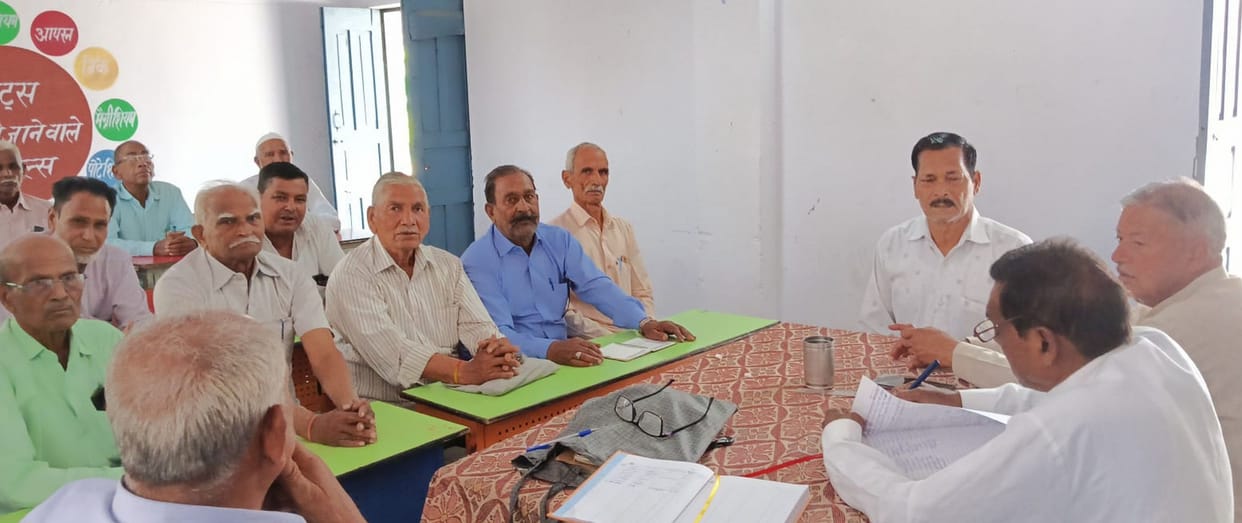 Retired teachers demanded pension