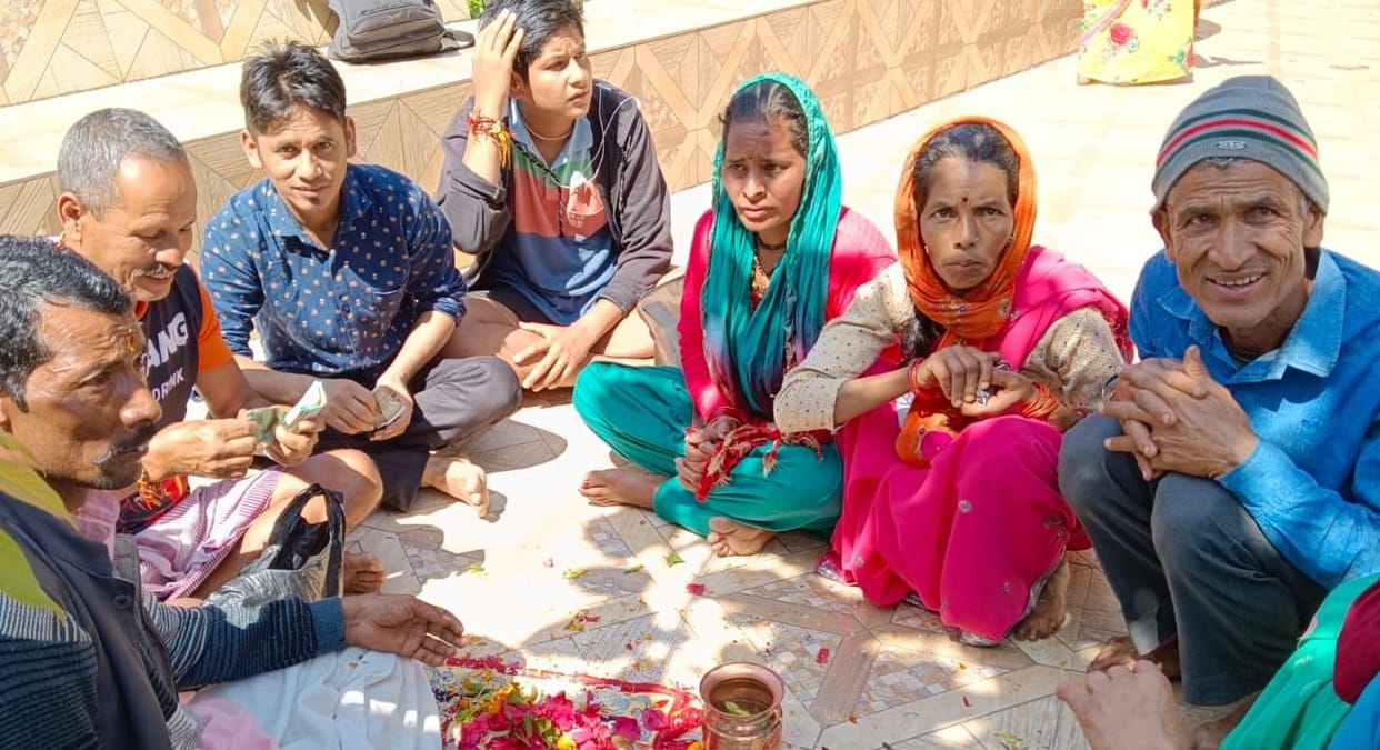 Devotees are arriving in large numbers to offer prayers at Chaukham Baba Temple.