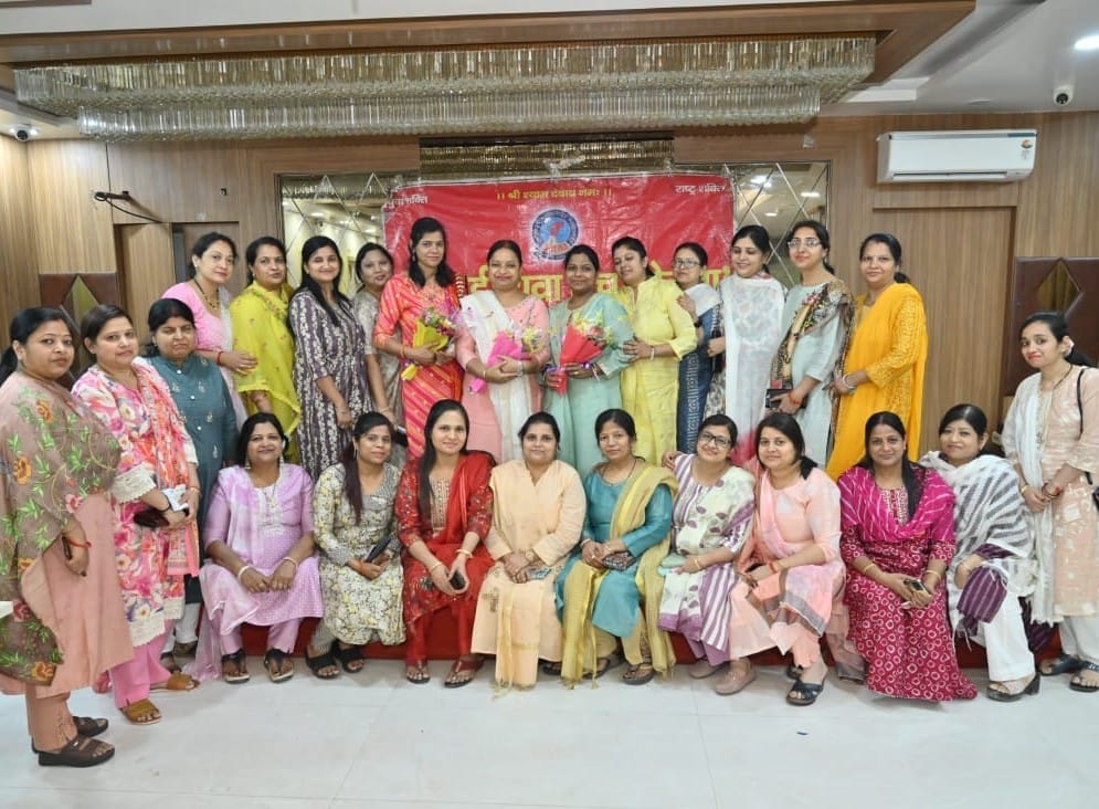 Meenu became the president of Marwari Yuva Manch Chetna Mahila Branch for the eighth time.
