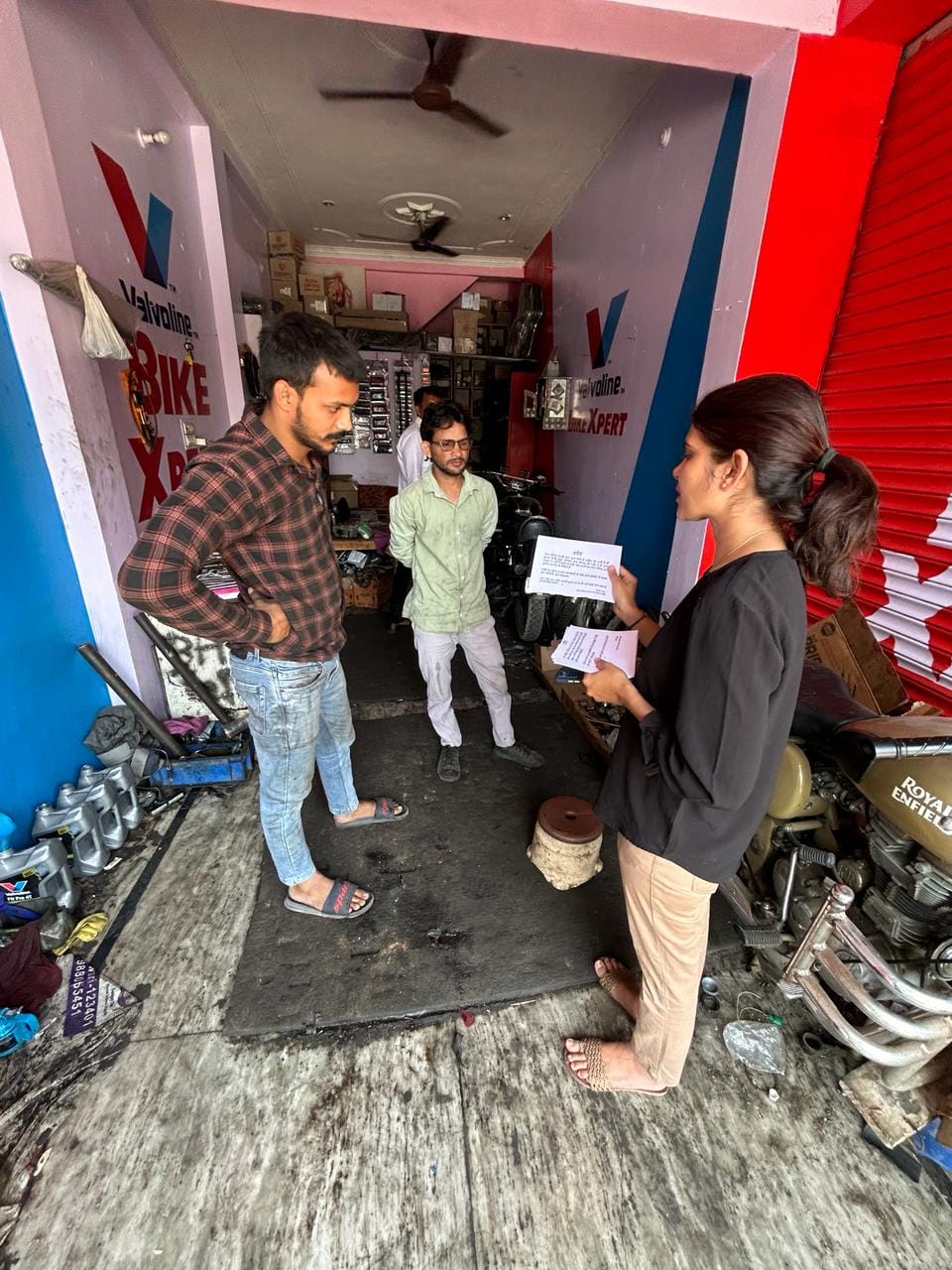 Appeal to people to throw garbage in their vehicles