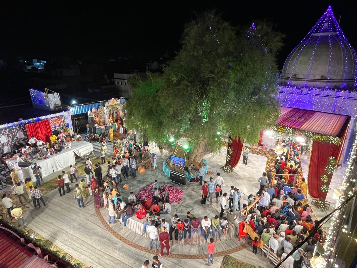 Crowd of devotees gathered at Dera Baba Sarsai Nath on Navsamvat, new head was given.