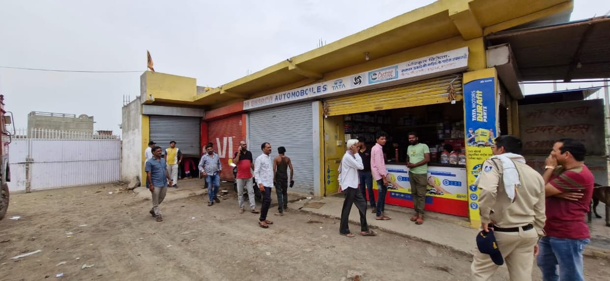 Tires worth lakhs stolen from tire house on Damoh Chhatarpur road