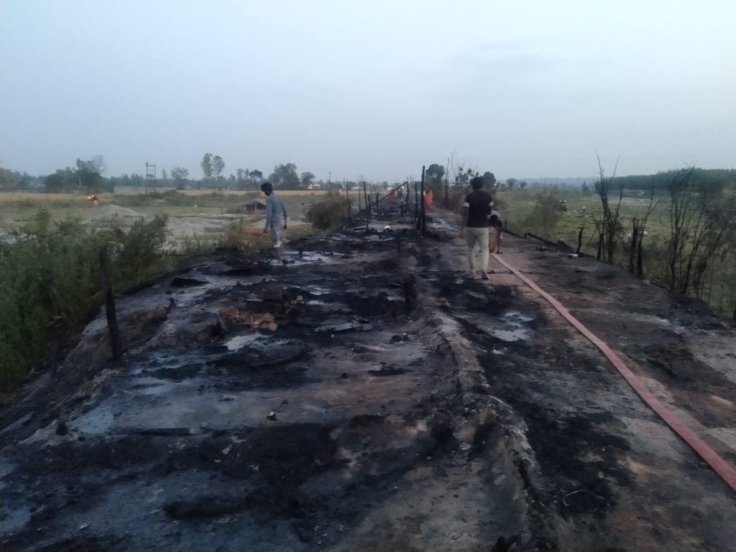 A dozen slums of migrants burnt down in Basal