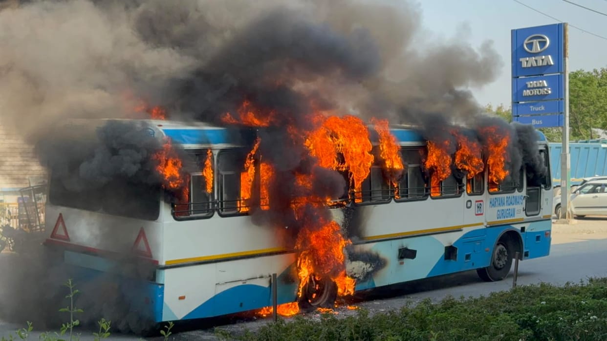 Fire blazes in Gurgaon depot bus