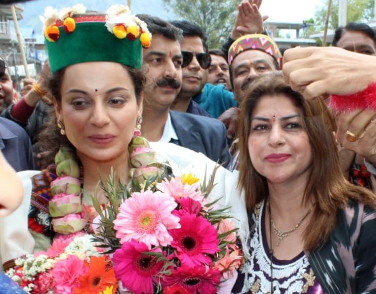 Kullavi Pattu and Kinnauri cap looked good on Kangana