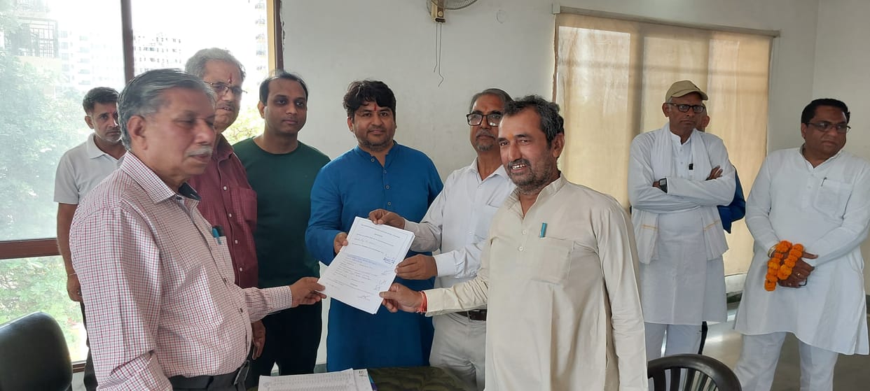 Dr. Rajkumar Yadav filled the form for the post of Principal