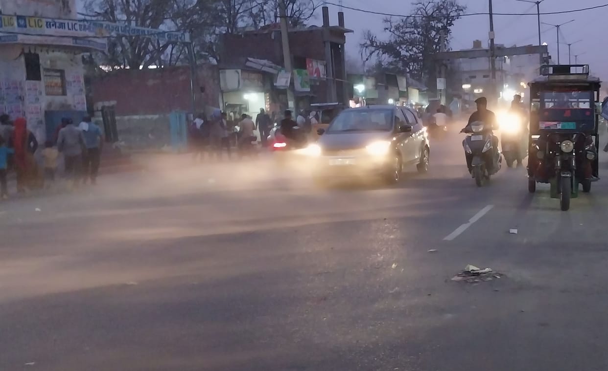 Cloudy in the afternoon, dust storm in the evening