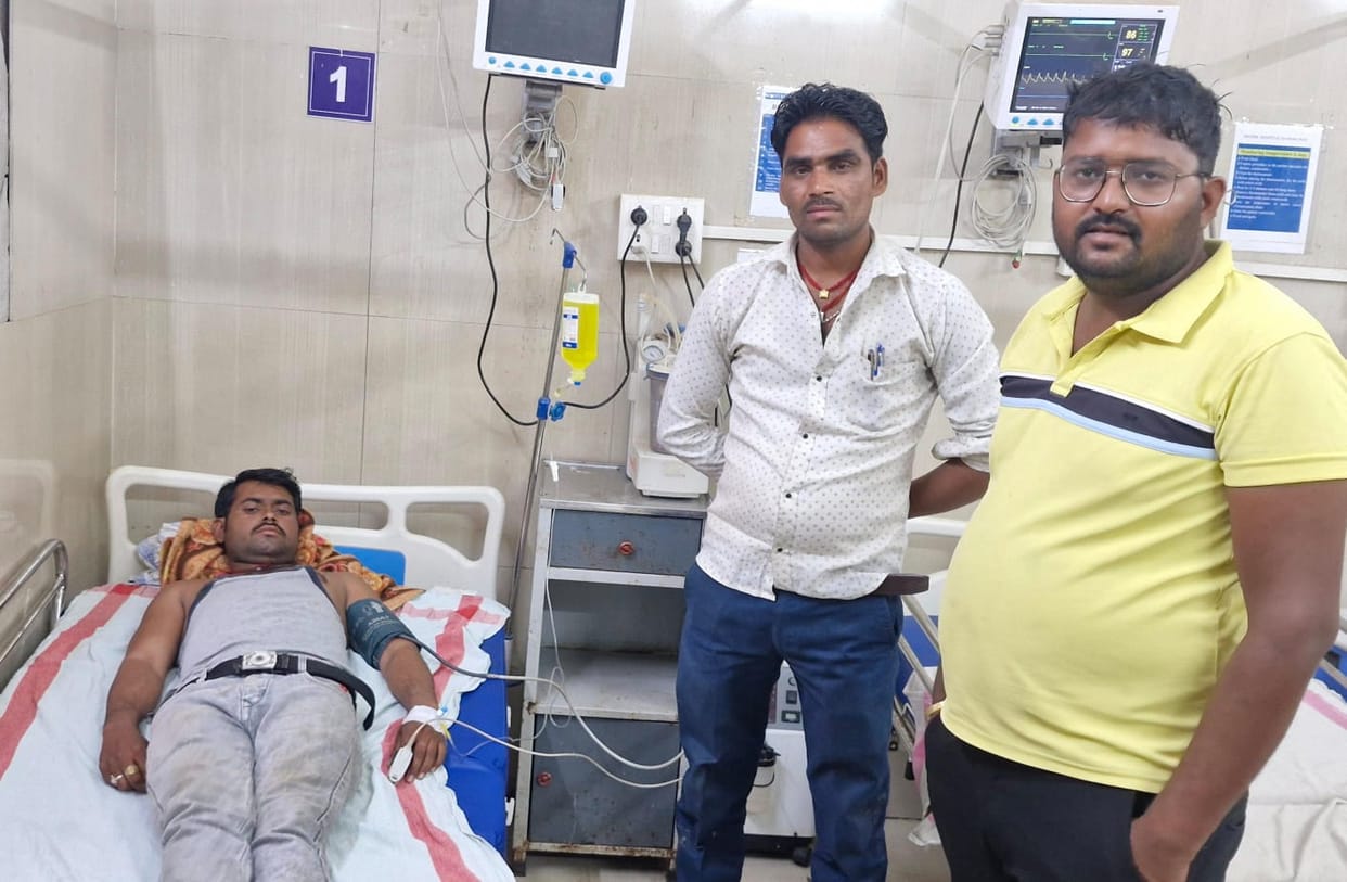 Laborer dies due to lightning while doing house work in Damoh