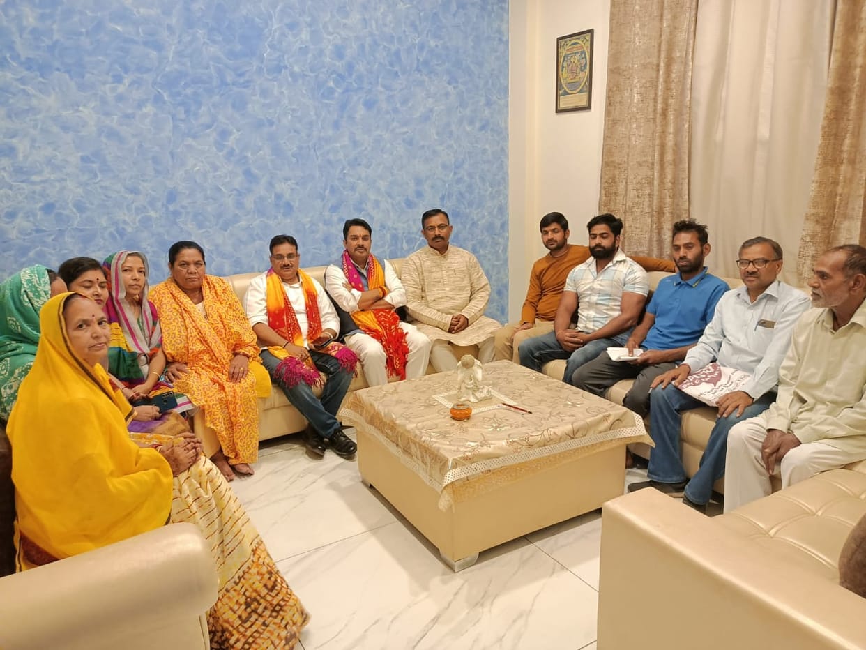 Listened to the problems of the people in Ward 31