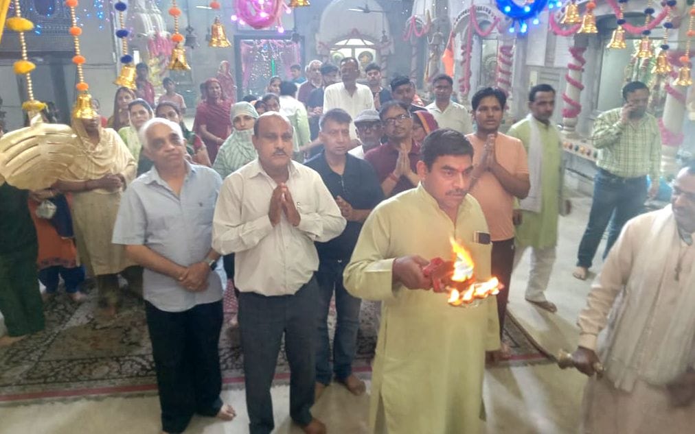Devotees worshiped Goddess Chandraghanta with rituals
