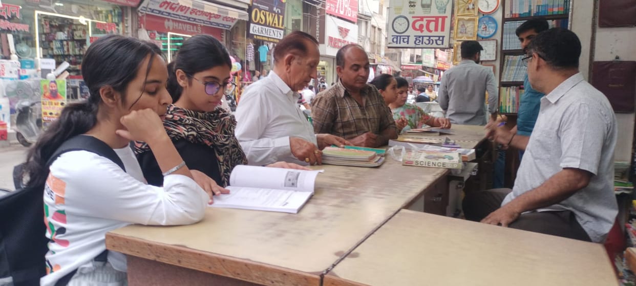 NCERT books are not in the markets even after 12 days of the start of the new academic session, complaint sent to the department