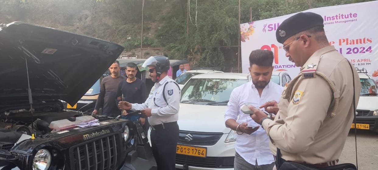 Punjab number vehicle challaned for blowing hooter without reason
