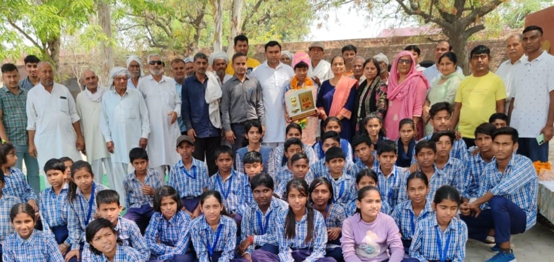 Student Ankit won gold in cycling, honored