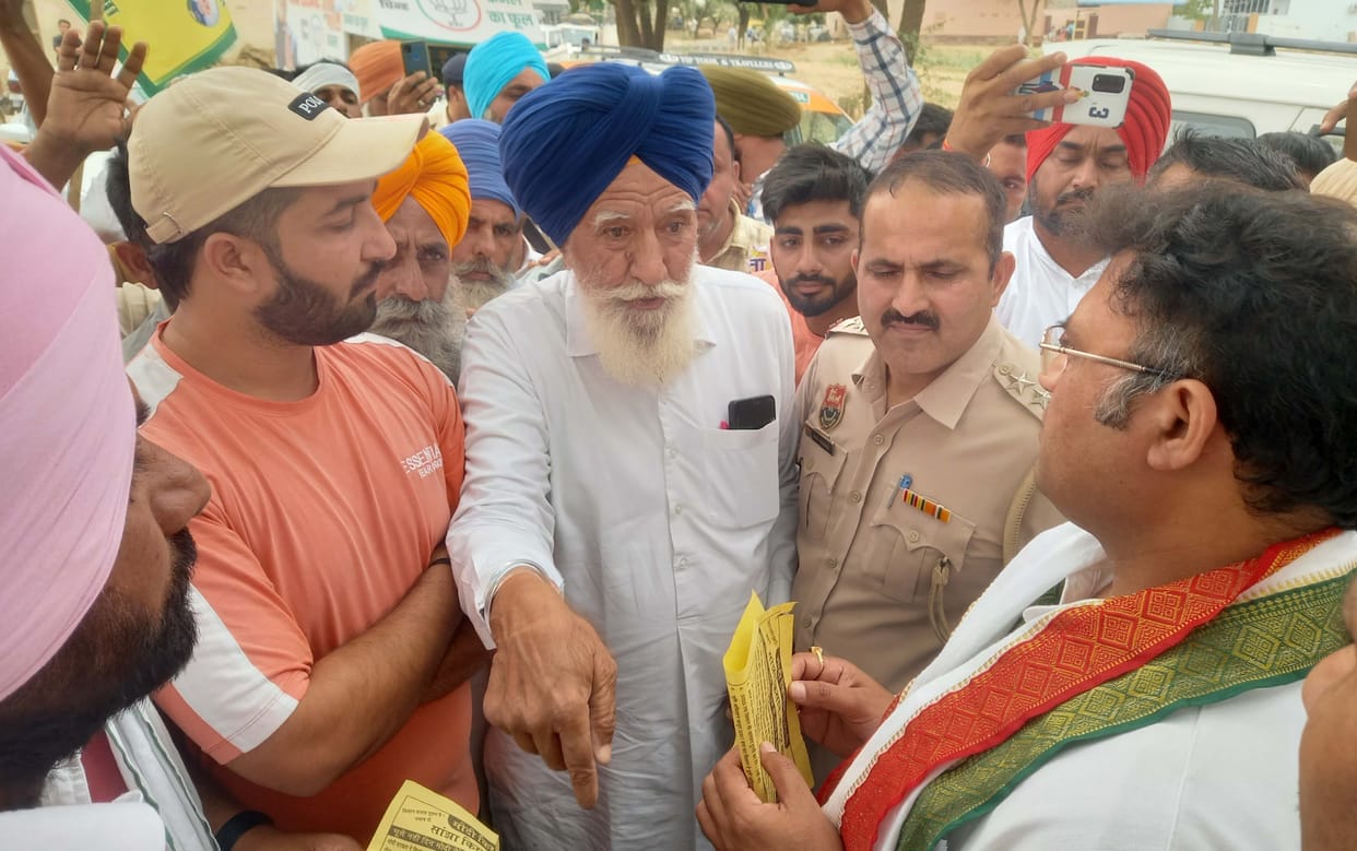 Farmer leaders asked 14 questions in 17 minutes in Ghukanwali, Tanwar left without answering