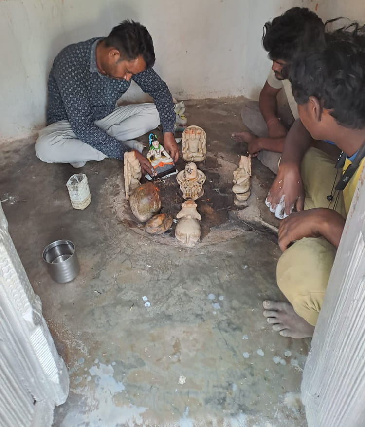 Aligarh News: शराबी ने खंडित की शिव की मूर्ति, रिपोर्ट दर्ज