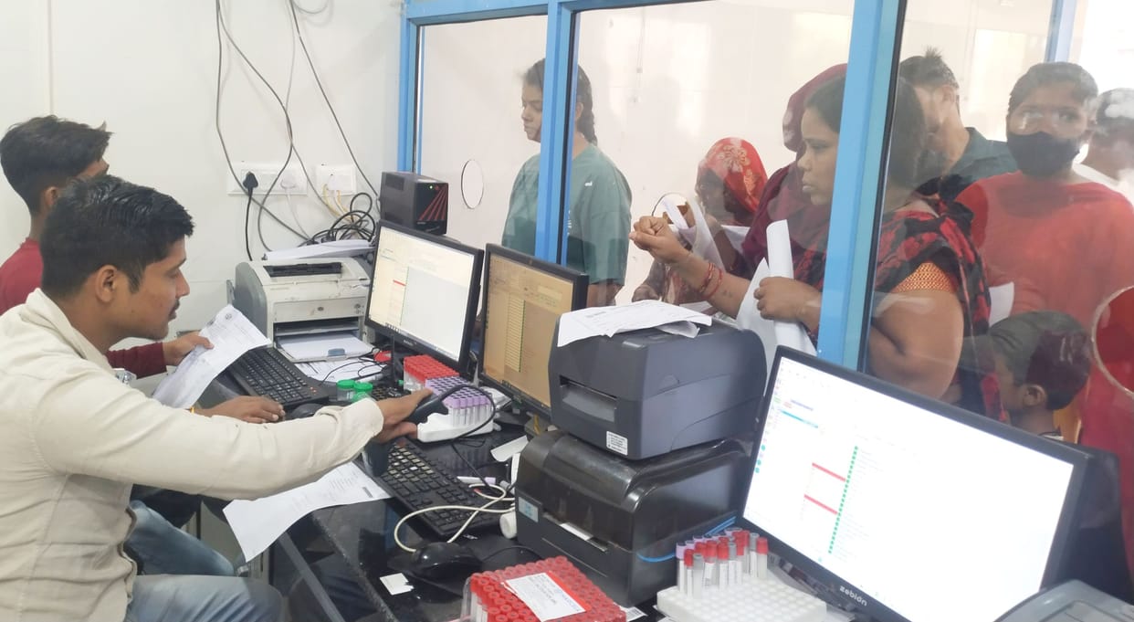 Regents not arranged, patients wandering for examination