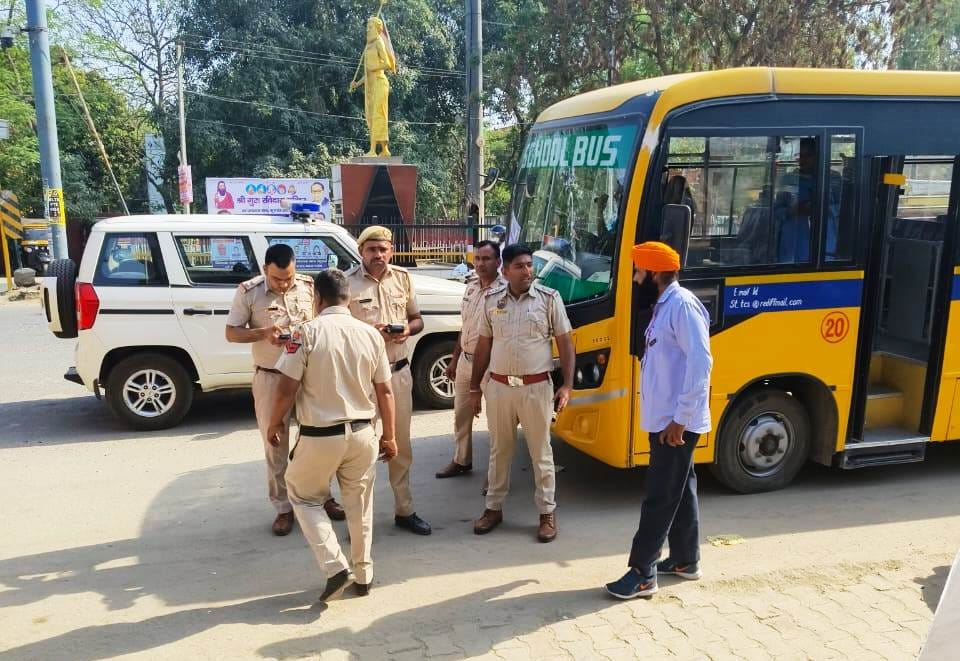 Moradabad: 265 schools in the district did not get their buses fitness tested, RTO sent notice