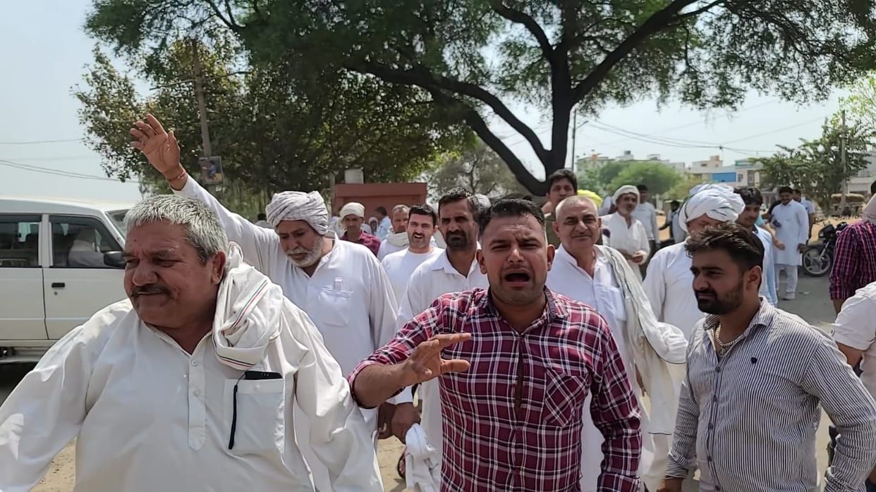 Farmers upset with closure of procurement center demonstrated in front of DC