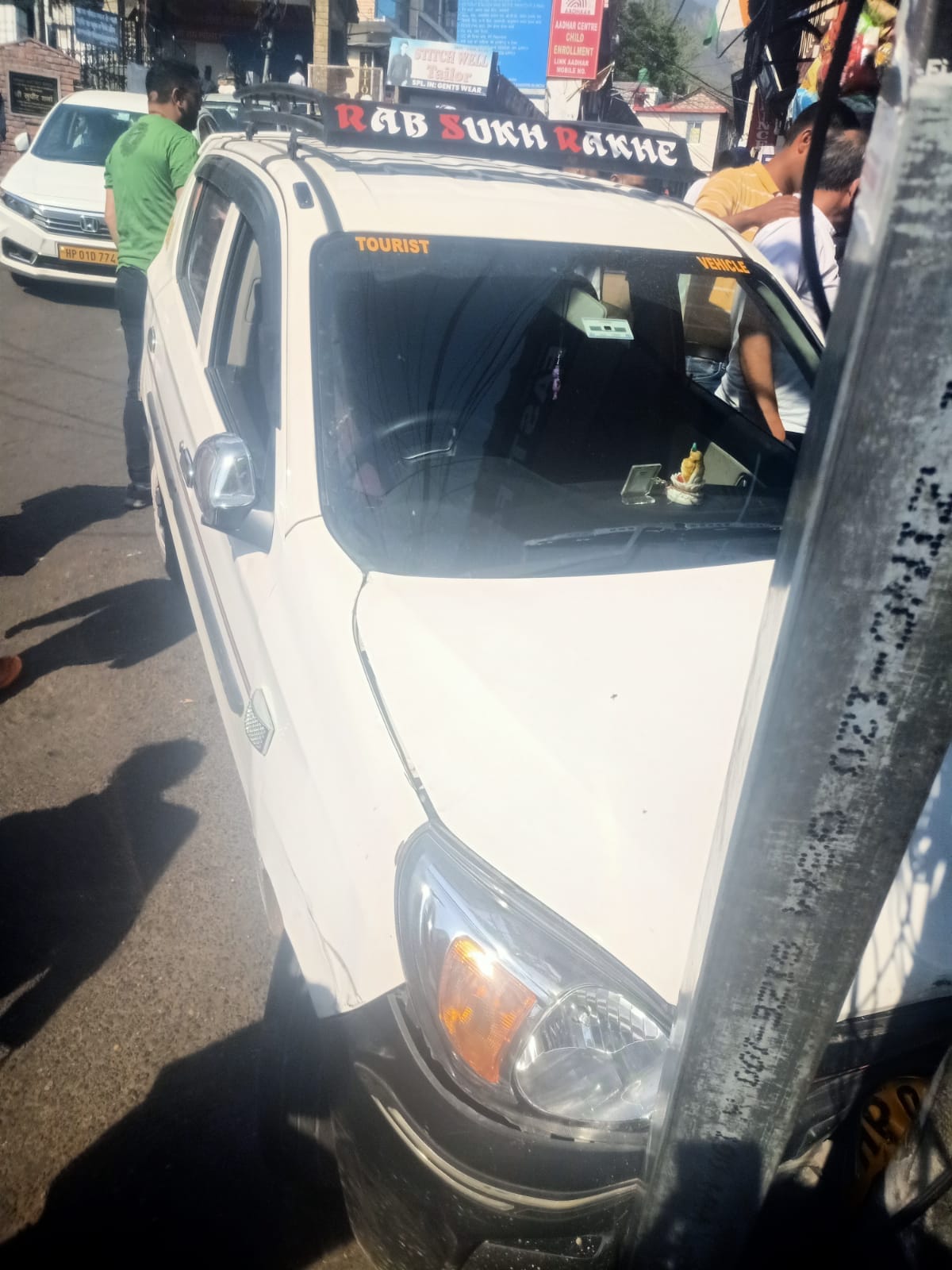 Two youth seriously injured in collision with taxi, Tanda referred