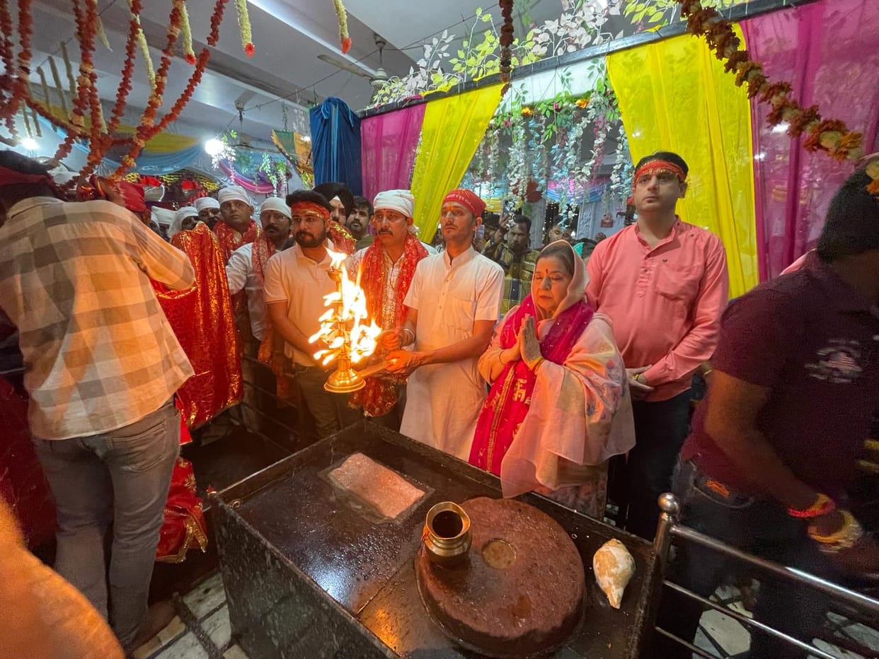 Pancham Navratri devotees presented coconut to Mother Goddess
