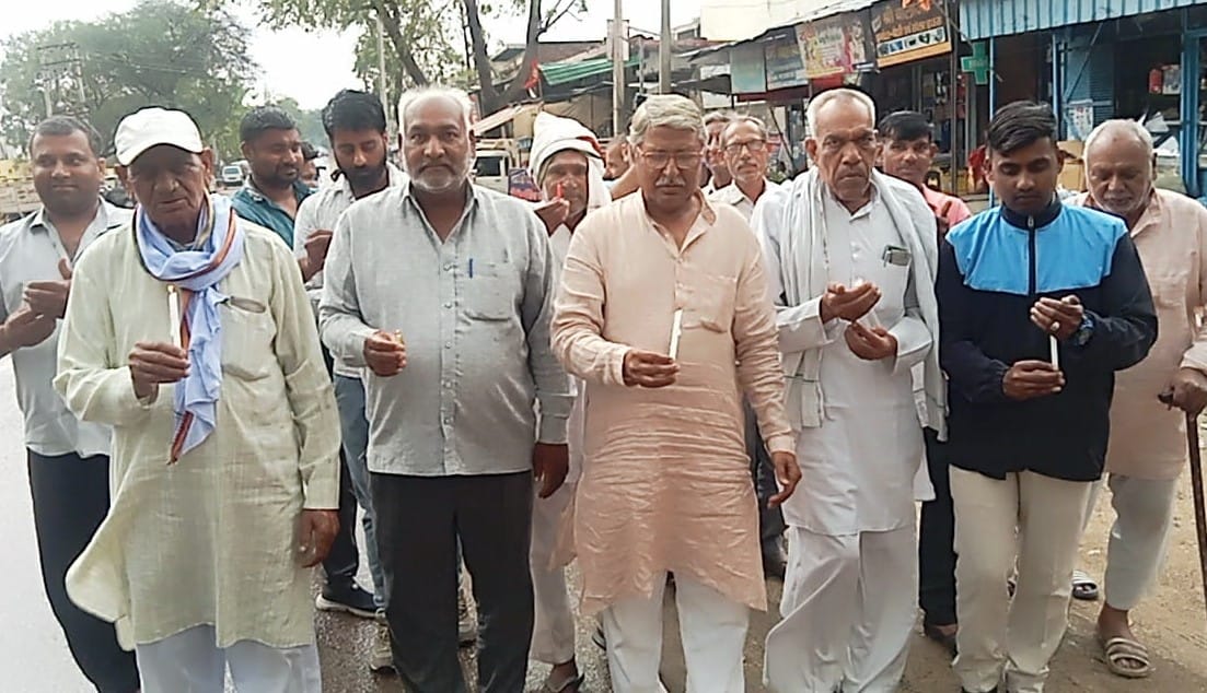Candle march taken out at Bhojawas bus stand