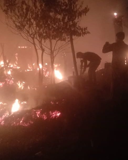 Fire started while cooking in Jhampurwa, four houses burnt
