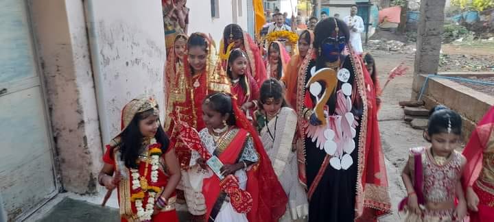 Hari Naam Sankirtan rally was taken out in Damoh depicting the nine forms of Maa Durga