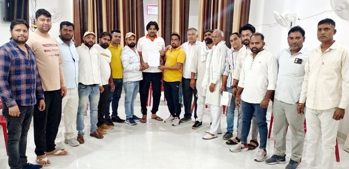 Committee members united to investigate e-rickshaw scam and bring no-confidence motion against the chairman.