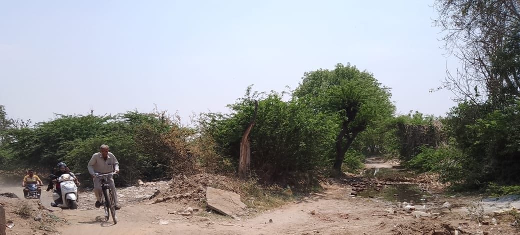 Sewer leakage became a headache for traders