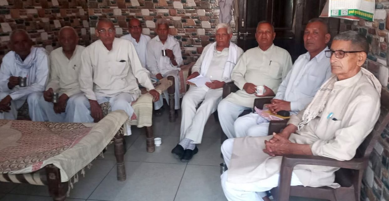Retired employees visited villages regarding elections