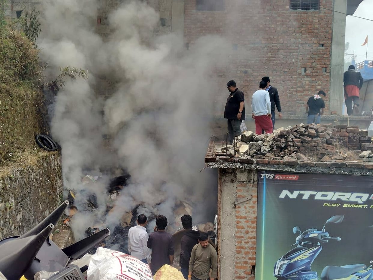 Fire breaks out due to cardboard kept in warehouse in Bedinag
