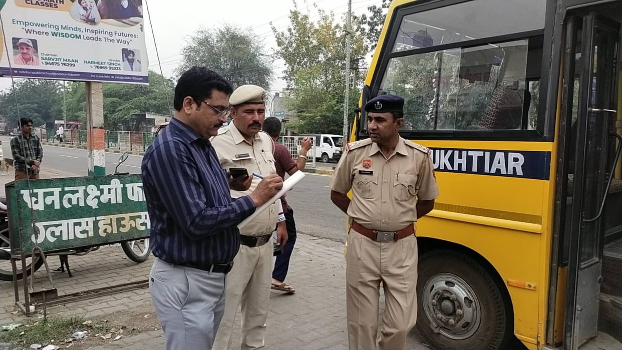College bus driver found drunk, 71 challans issued, 22 seized