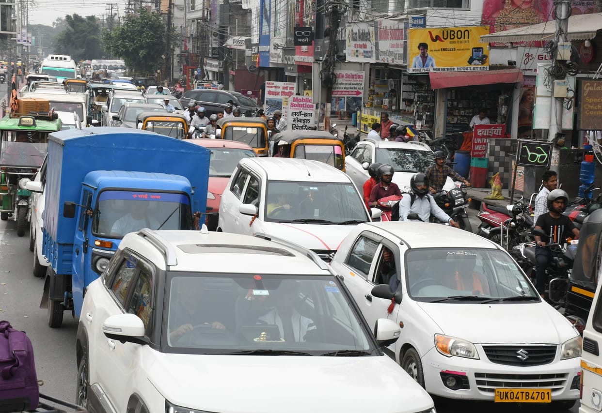 Traffic jam from Ranibagh to city on Sunday, passengers worried