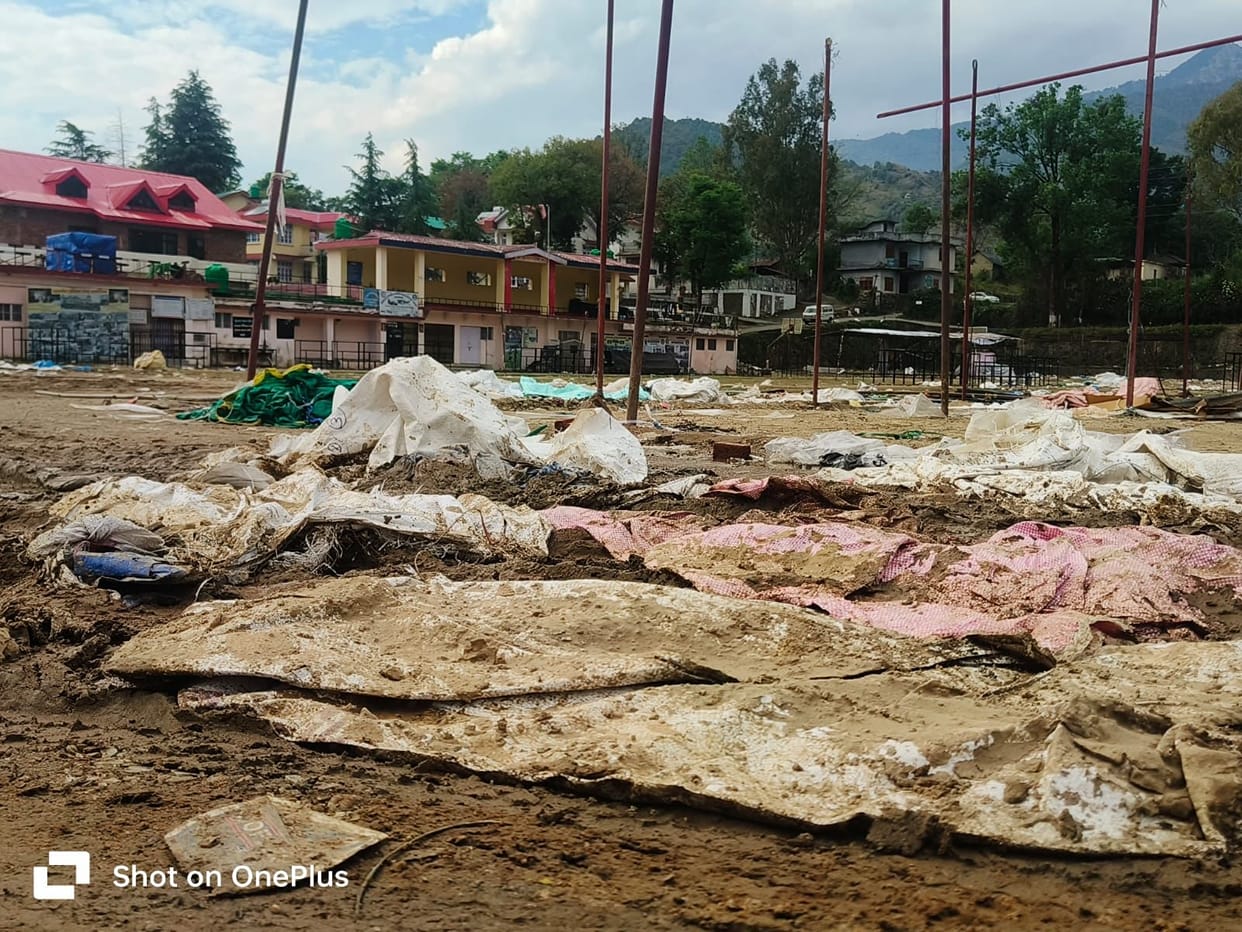 Traders left dirt in the playground after doing business worth lakhs