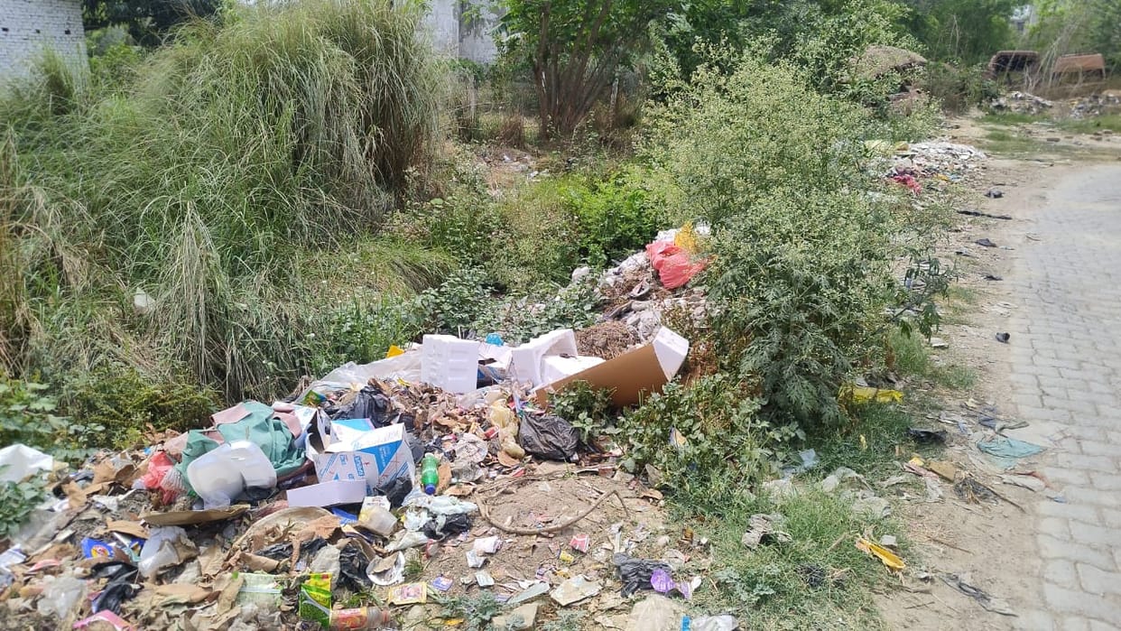 Medical waste is being thrown in the open, risk of infection spreading