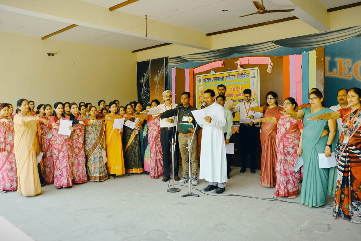 Women voters took oath to vote 100%