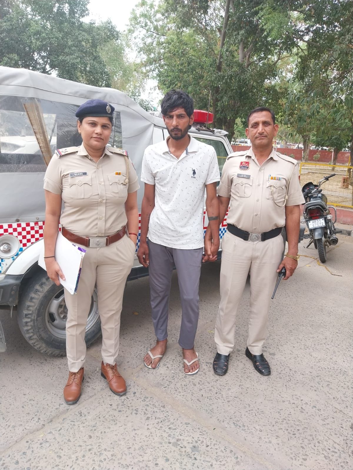 Accused of stealing e rickshaw battery arrested