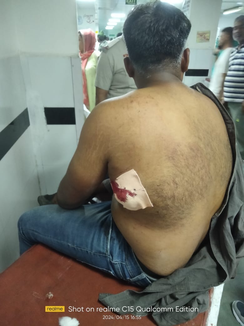 Assistant professor attacked with knife when stopped from roaming near girls toilet in college
