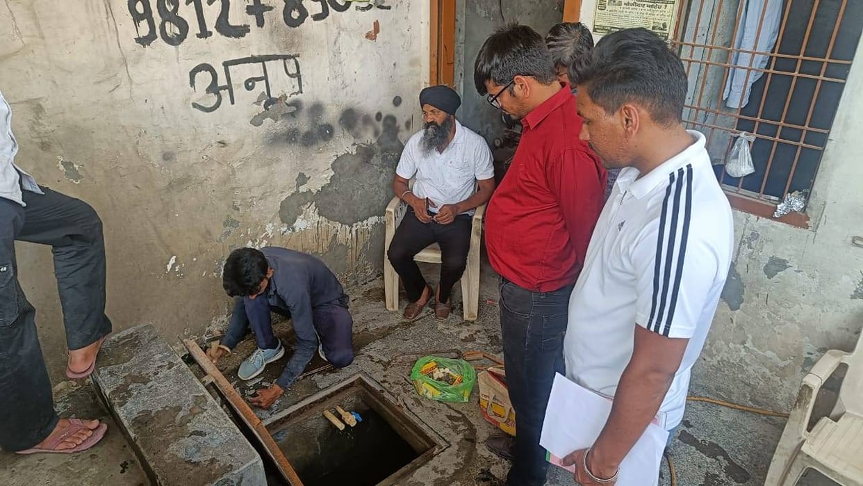 Public Health Department disconnected drinking water connections of two service stations and 6 shops in the city.