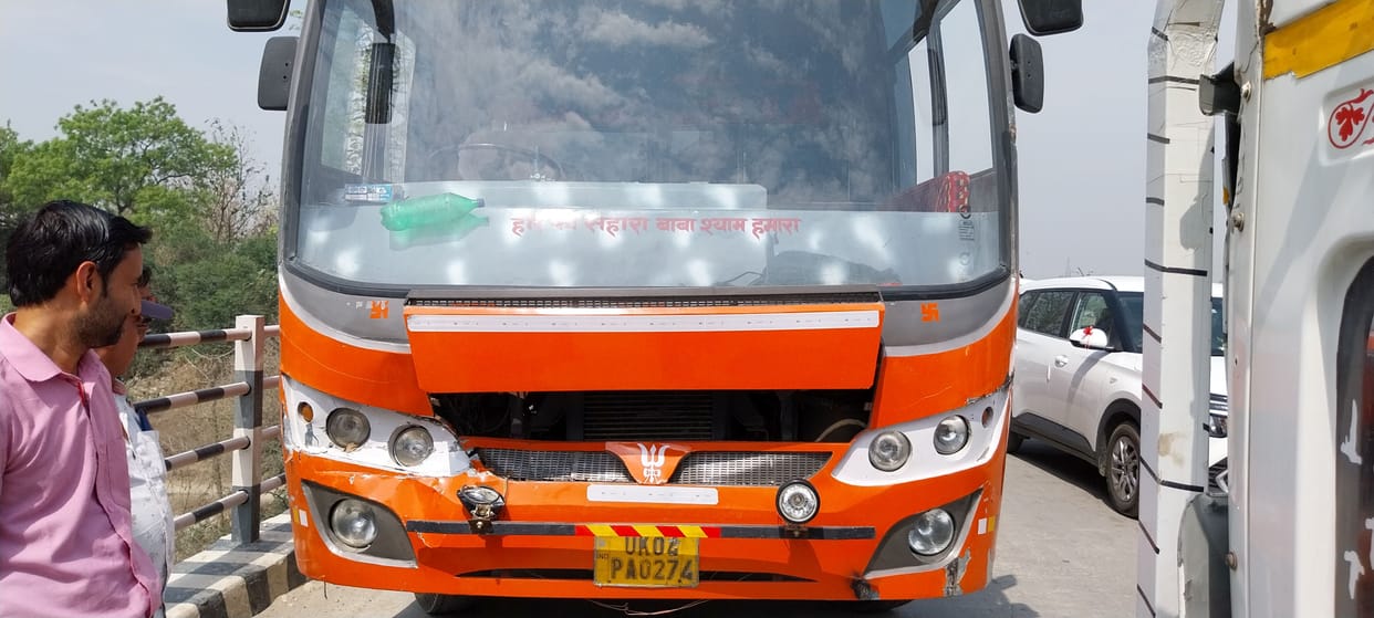 Dumper hits bus carrying personnel going on election duty