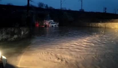 पथरिया में अंडर ब्रिज में भरा पानी