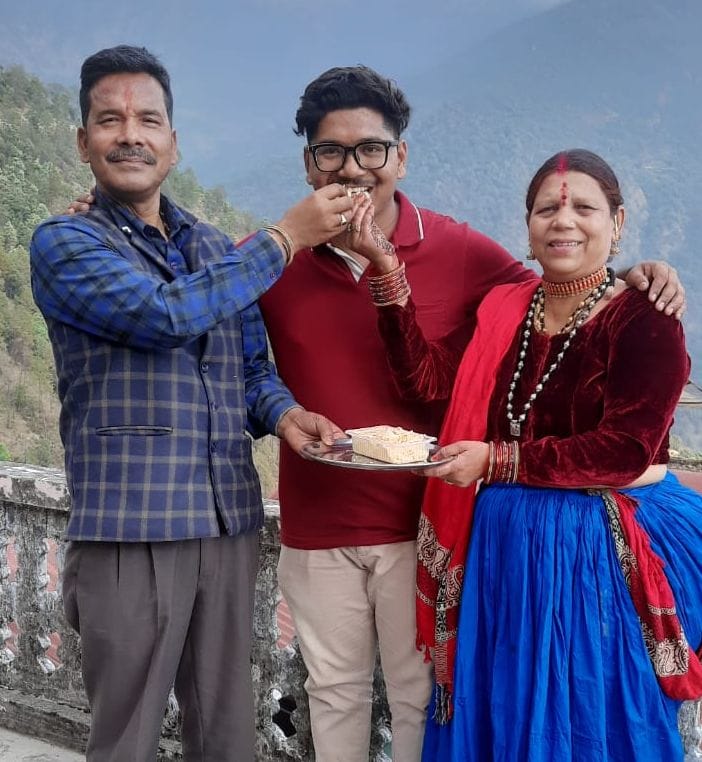 Rajesh of Kapkot achieved 988th rank in UPSC