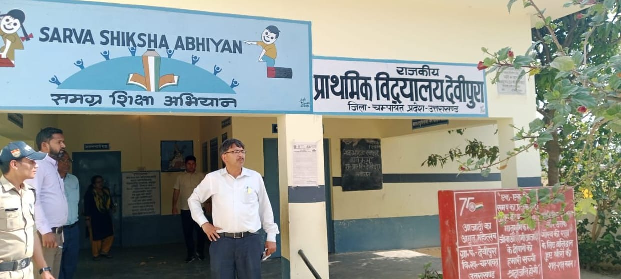 DM inspected many polling places